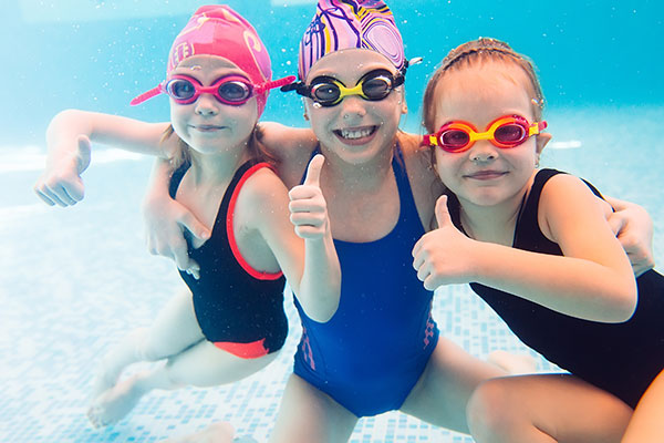 Cours de natation à Mérignac. Débuter dans le grand bain.
